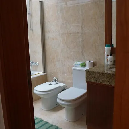 Moradia, 4 Quartos, A 200 Metros Da Praia Holiday home Perafita