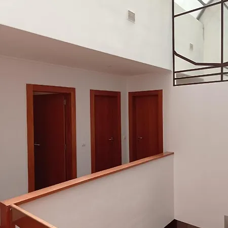 Prázdninový dům Moradia, 4 Quartos, A 200 Metros Da Praia