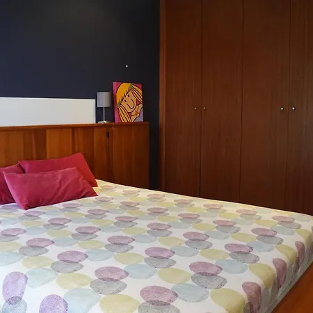 Prázdninový dům Moradia, 4 Quartos, A 200 Metros Da Praia Perafita